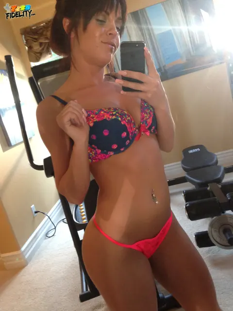 Rahyndee James: Thick Brunette Snaps a Mirror Selfie in Lingerie at the Office – photo 14 of 19