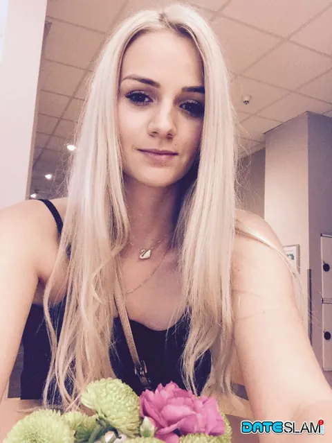Katy Sky: Tall Blonde Takes Selfies in a Bikini and Shorts Outdoors – photo 1 of 12