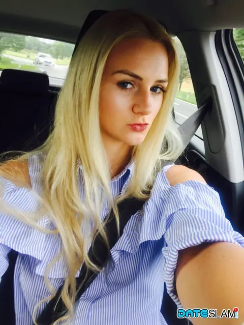 Katy Sky: Tall Blonde Takes Selfies in a Bikini and Shorts Outdoors – photo 3 of 12