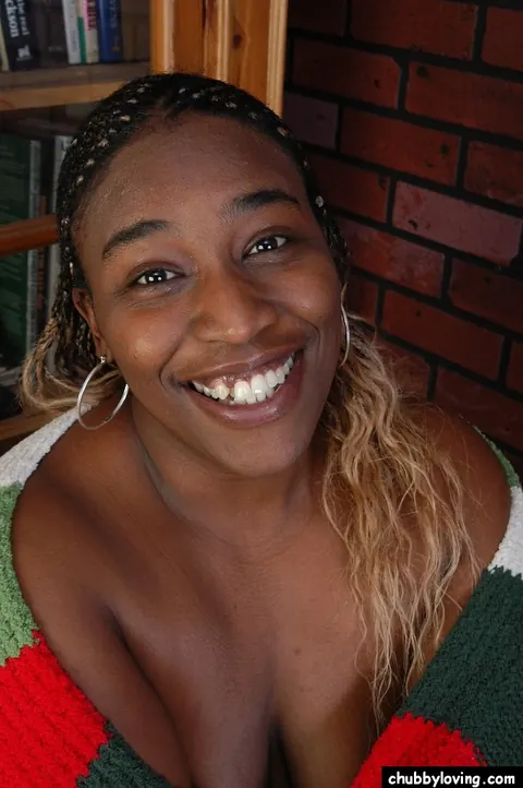 Lia Lyric: Mature Ebony BBW with Huge Tits Masturbates and Fingers Herself – photo 2 of 16