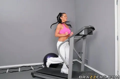 Savannah Stern: Thick Brunette with Big Tits Sucks and Fucks in the Gym – photo 15 of 15