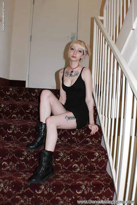 Tattooed Blonde Babe Poses in a Black Dress and Boots – photo 6 of 16