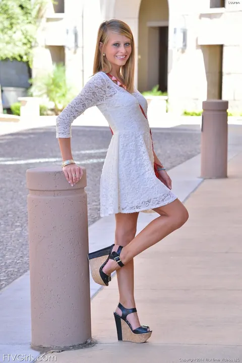 Petite Blonde Sheds Her Dress Outdoors in High Heels – photo 4 of 20