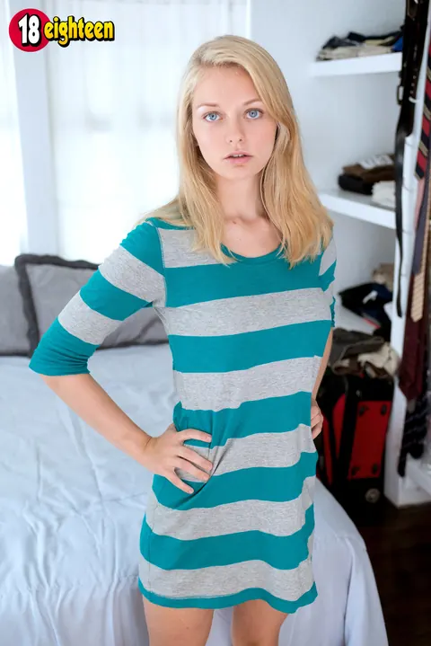 Alli Rae: Slim Blonde in Glasses Rides Her Partner Cowgirl Style – photo 1 of 16
