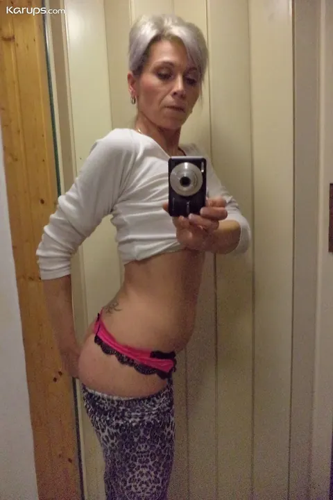 Kathy White: Petite Czech MILF Strips and Spreads Her Pussy in a Mirror Selfie – photo 3 of 20