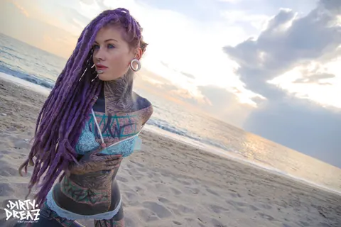 Anuskatzz: Brunette in Pigtails Strips Out of Her Bikini on the Beach – photo 9 of 10