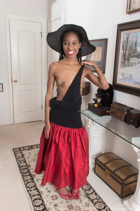 Slim Ebony Woman Shows Her Hairy Pussy Wide – photo 4 of 20