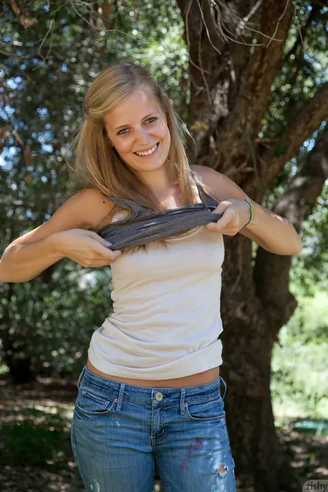 Woman in Denim Spreads Her Legs Outdoors – photo 10 of 11