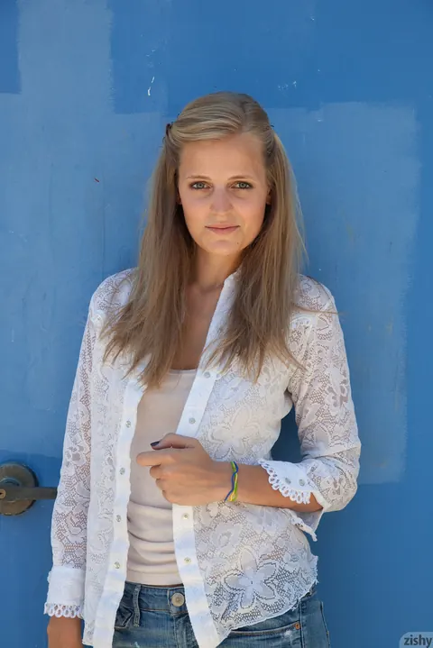 Woman in Denim Spreads Her Legs Outdoors – photo 1 of 11
