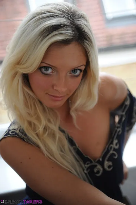 Blonde in Heels Flashes Panties, Bares Her Breasts and Spreads Her Legs – photo 8 of 12