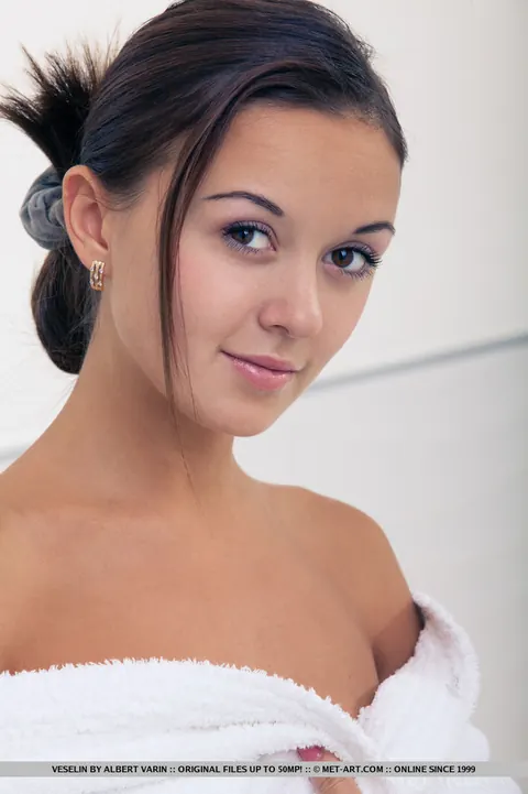 Veselin: European Brunette Undresses in the Bathroom – photo 13 of 18