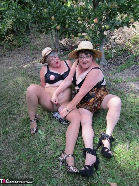 Thick MILFs Kiss and Spread in Pantyhose Outdoors – photo 14 of 20