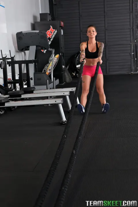 Christy Mack: Inked Brunette Strips Nude and Spreads in the Gym – photo 5 of 20