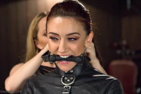 Aiden Starr: Tattooed Brunette MILF Bound in Straitjacket for Strap-On and Fisting – photo 1 of 17