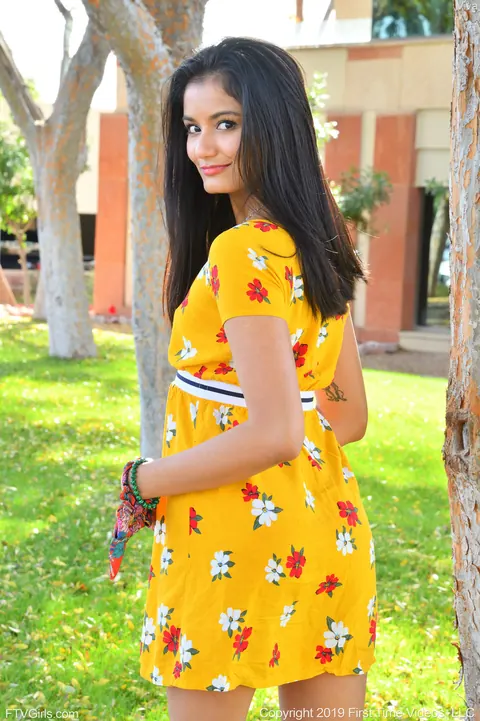 Viva Athena: Asian Brunette Flashes Her Pussy in a Summer Dress – photo 4 of 20