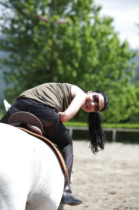 Aletta Ocean: Busty Brunette in Glasses Poses Nude Outdoors with a Horse – photo 2 of 16