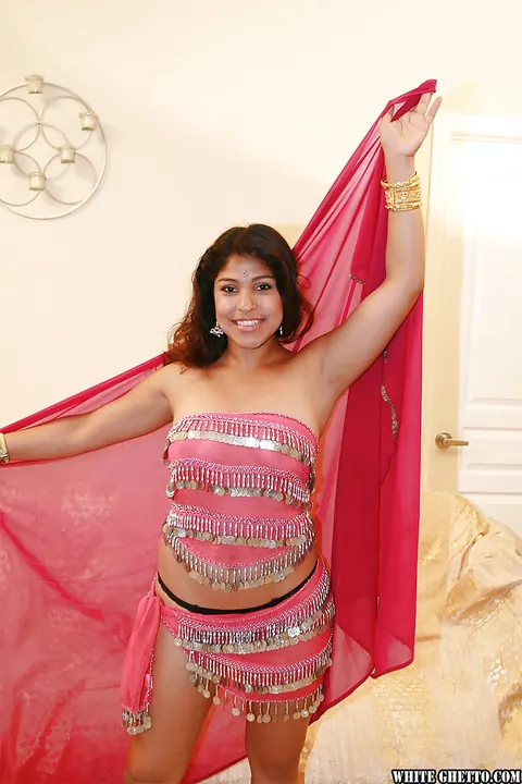 Laurie Vargas: Curvy Indian Brunette Reveals Her Big Tits and Hairy Pussy – photo 7 of 16