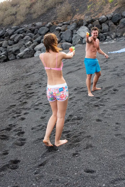 Oxana Chic: Ukrainian Brunette Fucks Her Partner on the Beach – photo 3 of 20