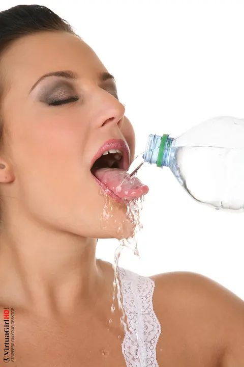 Carmen Croft: Tall Czech Brunette Drenches Her Big Enhanced Tits in Water – photo 4 of 15