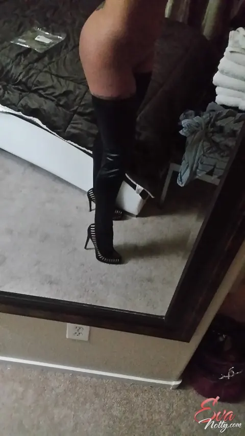 Eva Notty: Tall Brunette MILF with Big Enhanced Tits Takes Mirror Selfies – photo 15 of 16