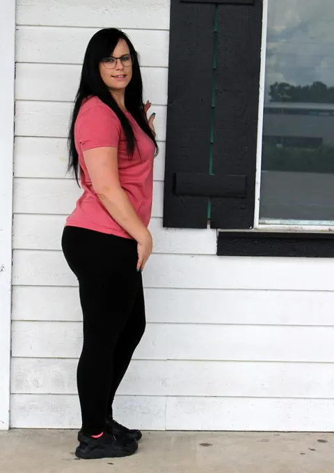 Virgo Peridot: Thick Brunette MILF in Glasses Gets Fucked Outdoors – photo 2 of 17