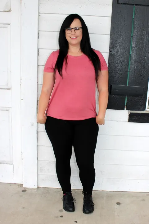 Virgo Peridot: Thick Brunette MILF in Glasses Gets Fucked Outdoors – photo 1 of 17