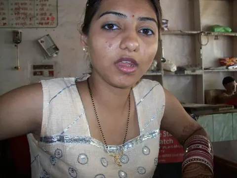 Indian Bride Undresses Nude Outdoors on Honeymoon – photo 10 of 10