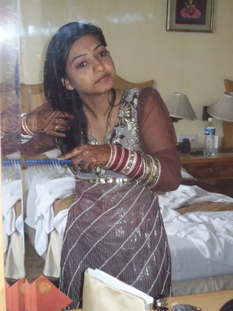 Indian Bride Undresses Nude Outdoors on Honeymoon – photo 5 of 10