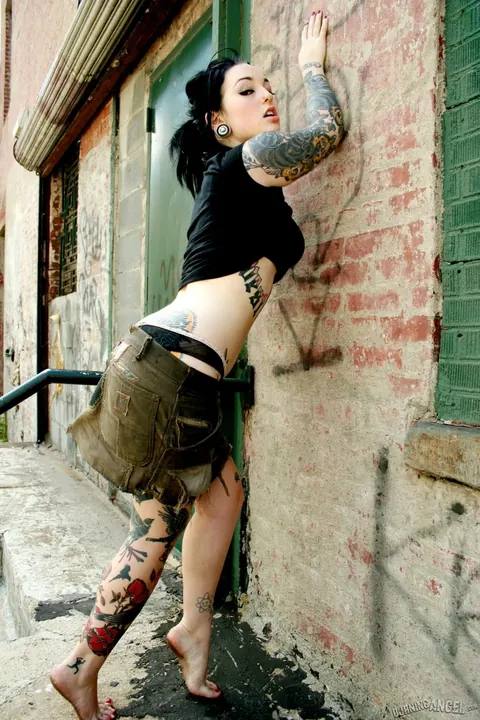 Adahlia: Tattooed Brunette Flaunts Her Big Natural Tits Outdoors – photo 4 of 16