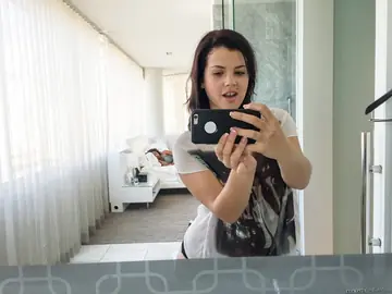 Keisha Grey – Busty Latina and Ebony Woman Kiss and Lick Pussy in Selfies