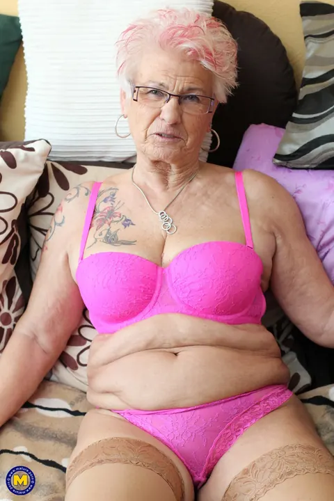 German Woman Strips Off Her Panties and Spreads Her Shaved Pussy – photo 10 of 20