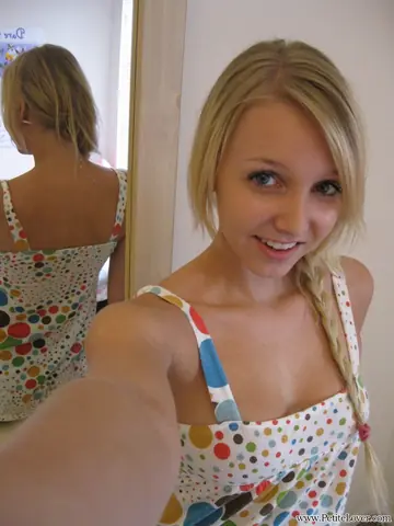 Blonde with Big Tits Exposes Herself in the Mirror Selfies