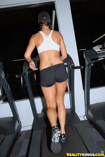 Missy Woods – Thick Blonde MILF Strips Off Her Yoga Pants and Spreads at the Gym