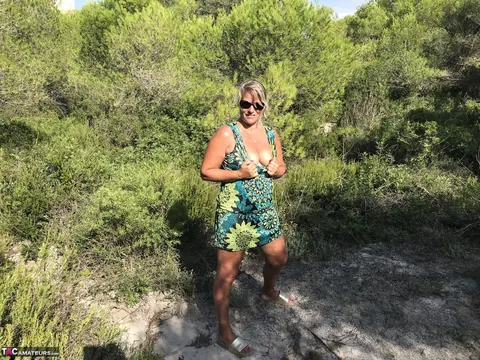Sweet Susi: Curvy Blonde MILF Strips Out of Her Dress and Bikini Outdoors – photo 2 of 20