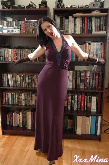 Thick Brunette MILF Strips Out of Her Skirt and Heels