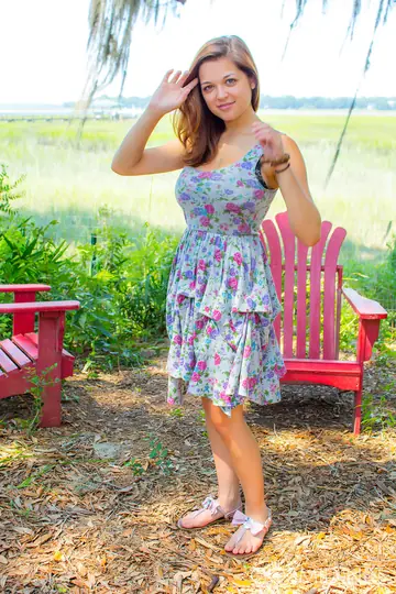 Tessa Fowler – Thick Redhead Strips Out of Her Skirt Outdoors
