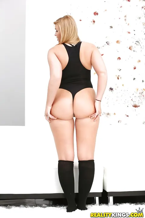 Melissa May: Curvy Blonde in Knee Socks Undresses and Shows Her Shaved Ass – photo 7 of 12