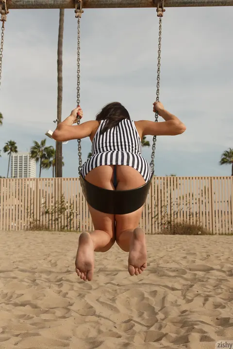 Leah Gotti: Petite Brunette in a Bikini Flashes Her Tits and Ass on the Beach – photo 1 of 11