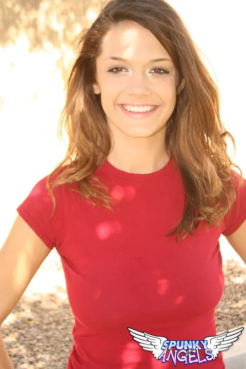 Brittany Maree: Amateur Brunette Shows Off Her Big Natural Tits Outdoors – photo 3 of 12