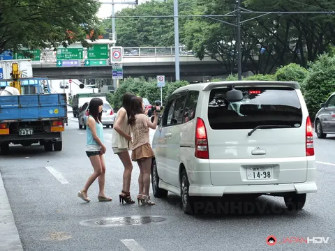 Shiori Ayase: Japanese MILFs Blow a Stranded Motorist Outdoors – photo 10 of 15