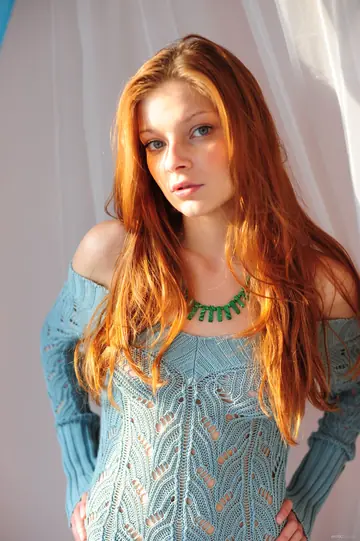 Indiana A Belle – Skinny Indian Redhead Strips Out of Her Skirt