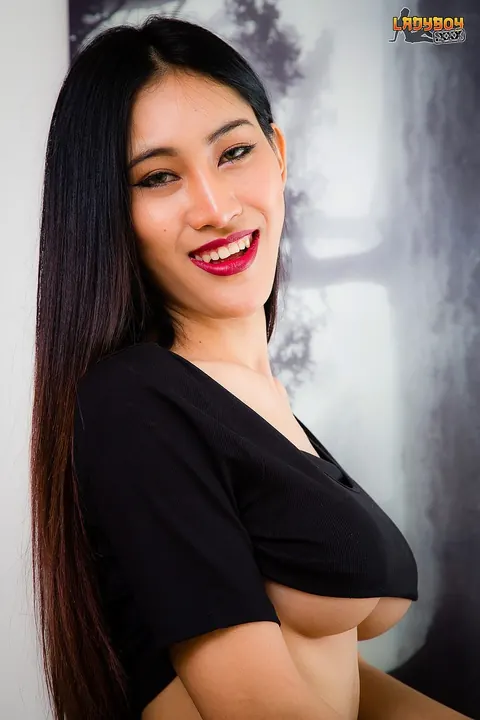 Asian Trans Woman Undresses and Poses Nude Arching Back – photo 3 of 16