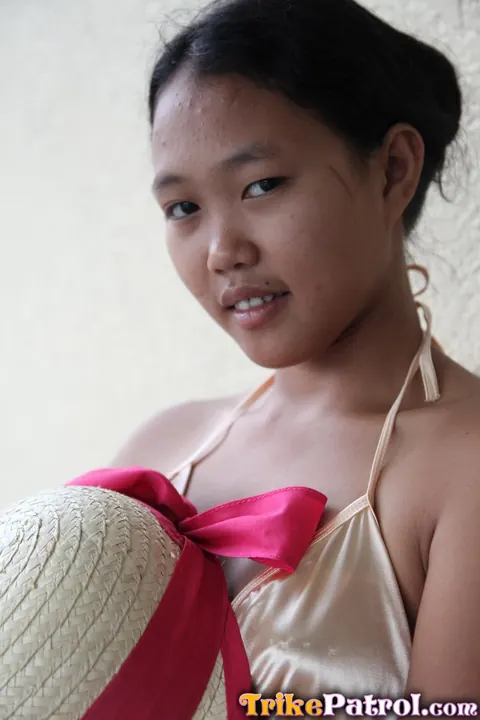 Mayka: Brunette Filipina Strips Off Her Bikini and Spreads Her Trimmed Pussy – photo 3 of 15