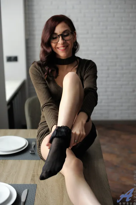 MILF in Stockings and Glasses Fingers Herself at the Dining Table – photo 11 of 21