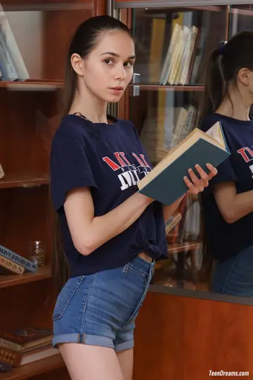 Leona Mia – Skinny Russian Brunette Undresses Out of Her Jeans and Spreads Wide