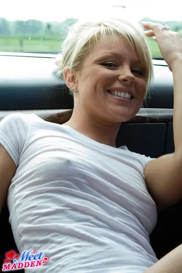 Meet Madden – Slim Blonde MILF Spreads Her Legs in the Car