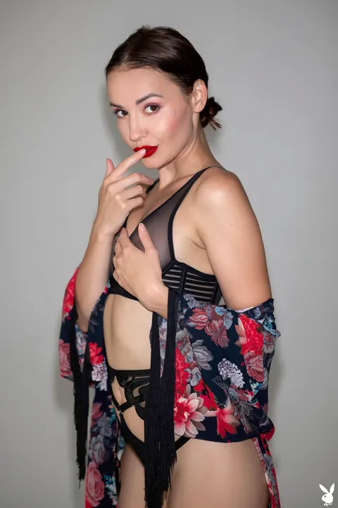 Elilith Noir: Petite Short-Haired Brunette Strips Out of Her Lingerie and Spreads – photo 4 of 20