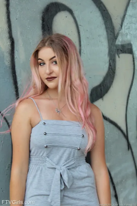 Petite Babe Strips Out of Her Dress in Public – photo 6 of 21