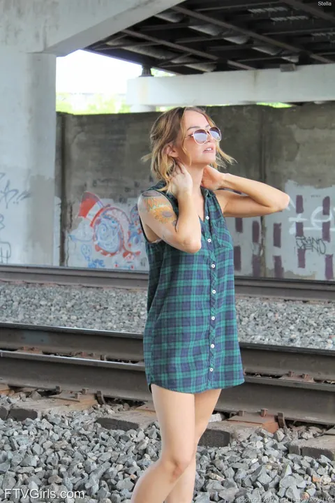 Petite Babe Strips Out of Her Dress in Public – photo 21 of 21