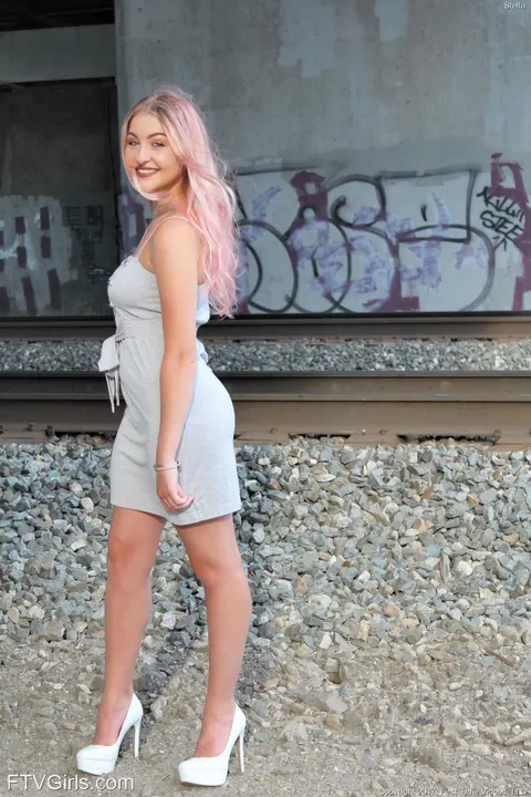 Petite Babe Strips Out of Her Dress in Public – photo 19 of 21